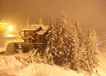 La Tania by night